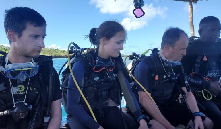 SNORKELING & SANDBANK